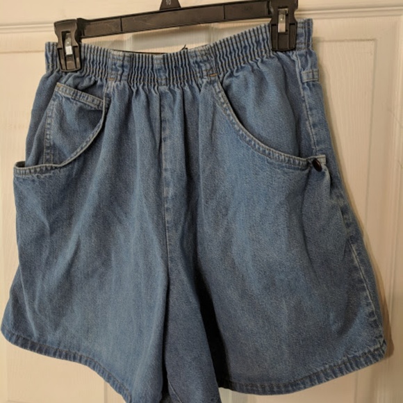 Jean shorts size 10 - Picture 2 of 3
